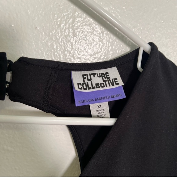 Future Collective V-Neck Long Sleeve Open Back T-Shirt Black XL - Picture 9 of 10